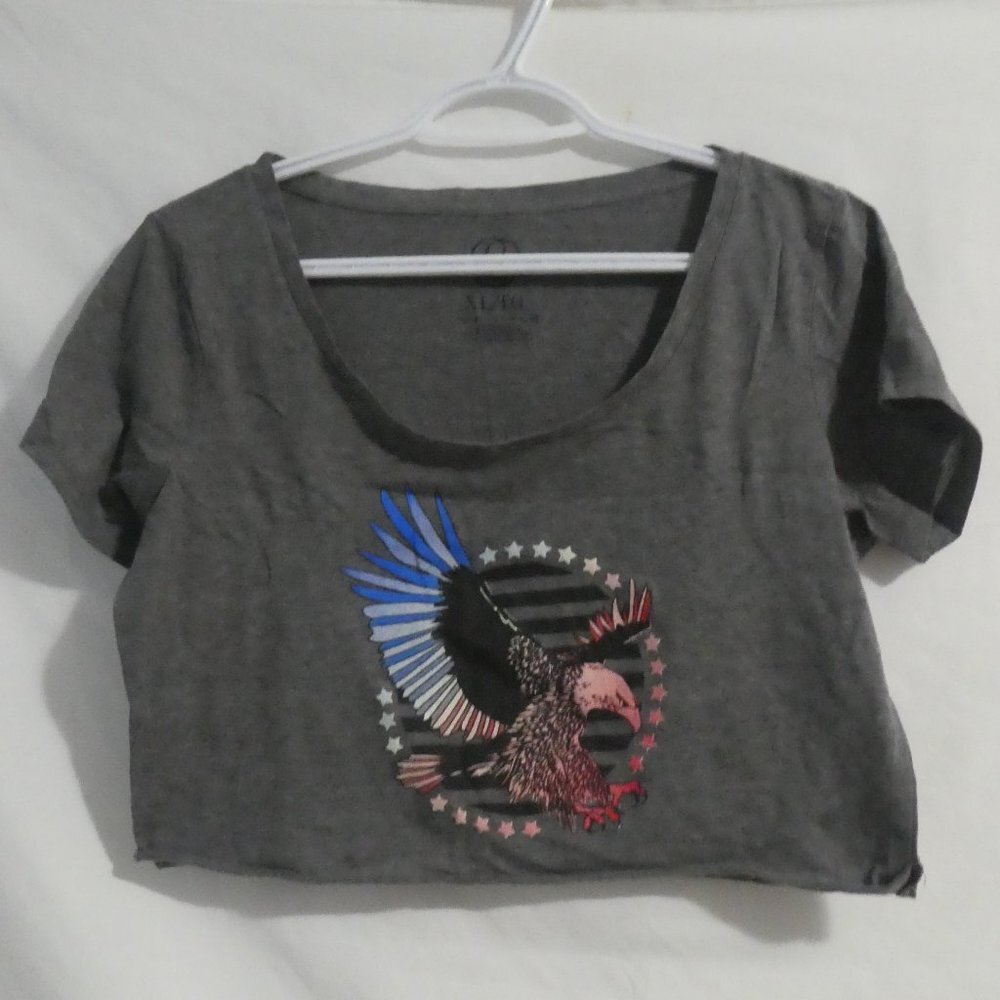 BLUENOTES | XL, Extra Lage | Cropped Graphic Tee Shirt | Grey